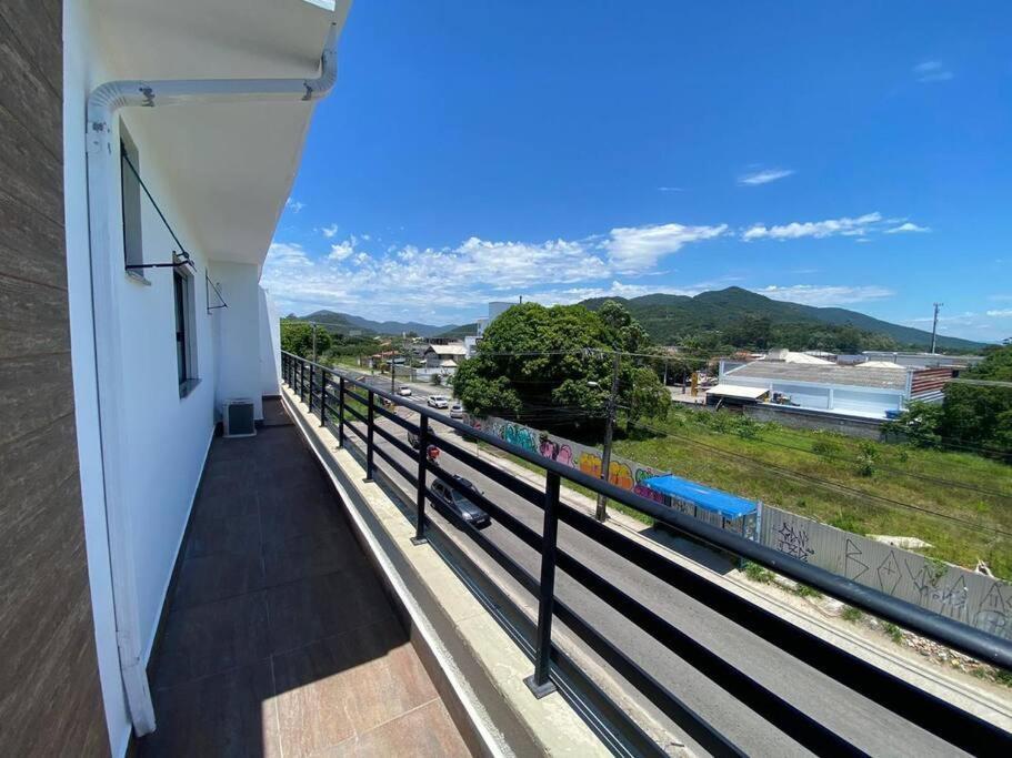 Linda Cobertura, Vistas Para O Mar A 300m Da Praia Florianopolis